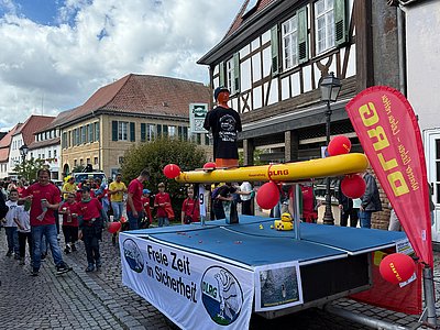Herbstfestumzug 2025, Bild in der Stadt